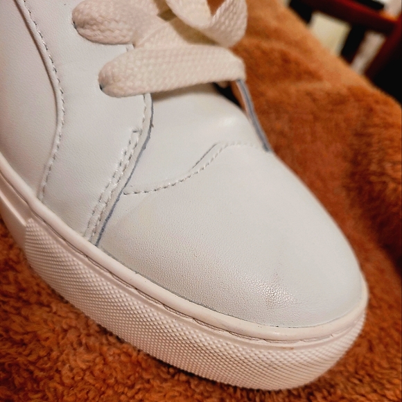 kate spade White and Black Low-Top Sneakers with Textured Leather With Box - Picture 5 of 9